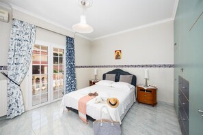 2 chambres, fer et planche à repasser, lit de bébé portatif, Wi-Fi