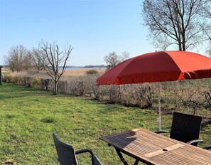 Outdoor dining - Einfach Urlaub auf Rügen (Groß Schoritz)