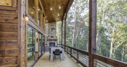 Hot Tub, 3 Fireplaces, Firepit, Riverside Firepit