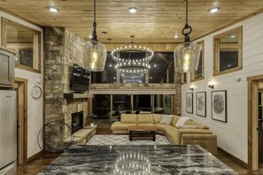 TV, fireplace, ping pong - Hot Tub & Riverside Firepit | 3 Fireplaces (McCaysville)