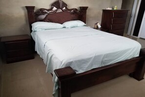 5 bedrooms, WiFi - Close to the Border of Dominican Republic (Cap-Haitien)