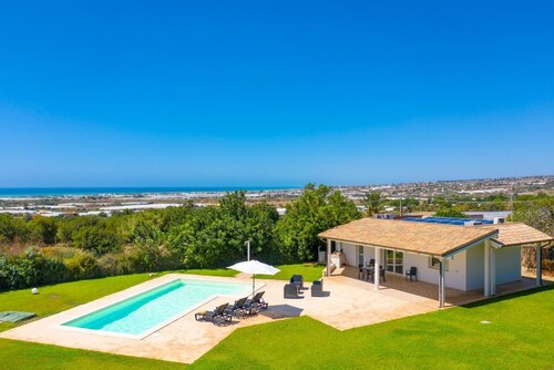Villino Malva Large Private Pool, A/C, WiFi
