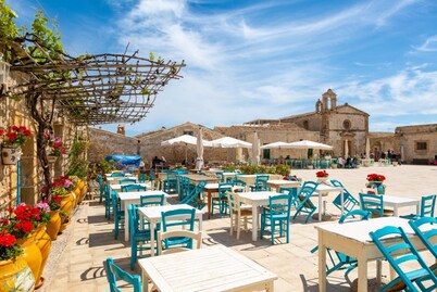 Villa Palazzola - Five Bedroom Villa, Sleeps 12