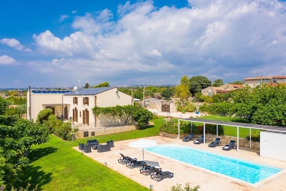 Villa Palazzola - Five Bedroom Villa, Sleeps 12