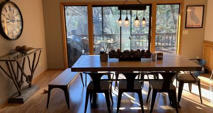 Spacious home with seasonal lake access. Pet friendly!