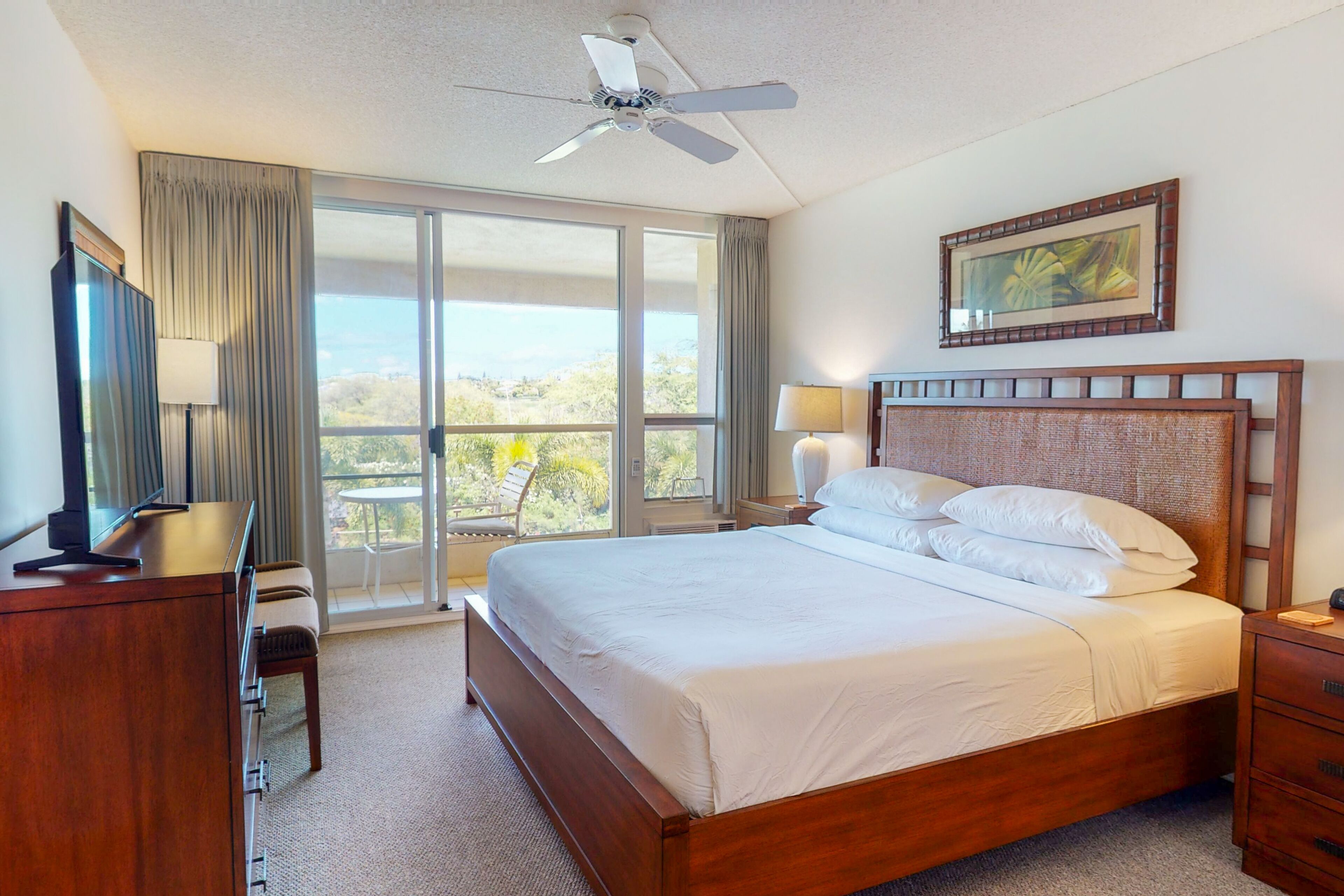 مكواة/لوح كي وإنترنت مجاني وملاءات أسرّة