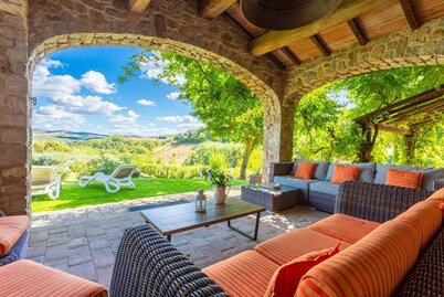 Villa Casale Silvia Large Private Pool, A/C, WiFi