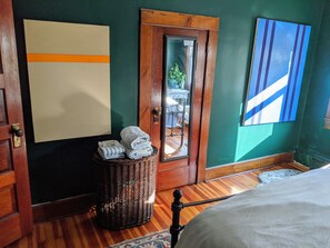 3 bedrooms, desk, iron/ironing board, free WiFi - Callicoon Creek House with Pool + Hot Tub (Callicoon)