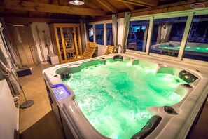 Indoor spa tub