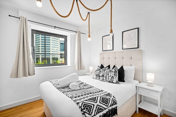 1 bedroom, desk, iron/ironing board, WiFi