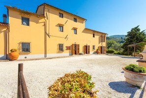 Exterior - Villa Le Balze Large Private Pool, WiFi (Vinci)