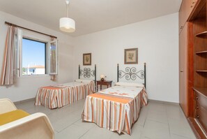 3 dormitorios, cuna de viaje, wifi y ropa de cama