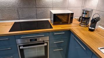 Réfrigérateur, micro-ondes, four, lave-vaisselle