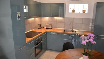 Réfrigérateur, micro-ondes, four, lave-vaisselle