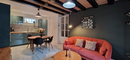 Aliénor-Apartment-Family-Terrace-Ensuite with Bath