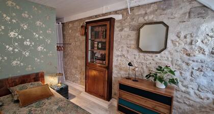 Aliénor-Apartment-Family-Terrace-Ensuite with Bath