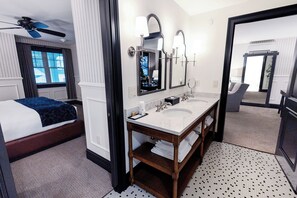 Suite Premier | Kamar mandi | Shower, pancuran hujan,  dan perlengkapan mandi desainer