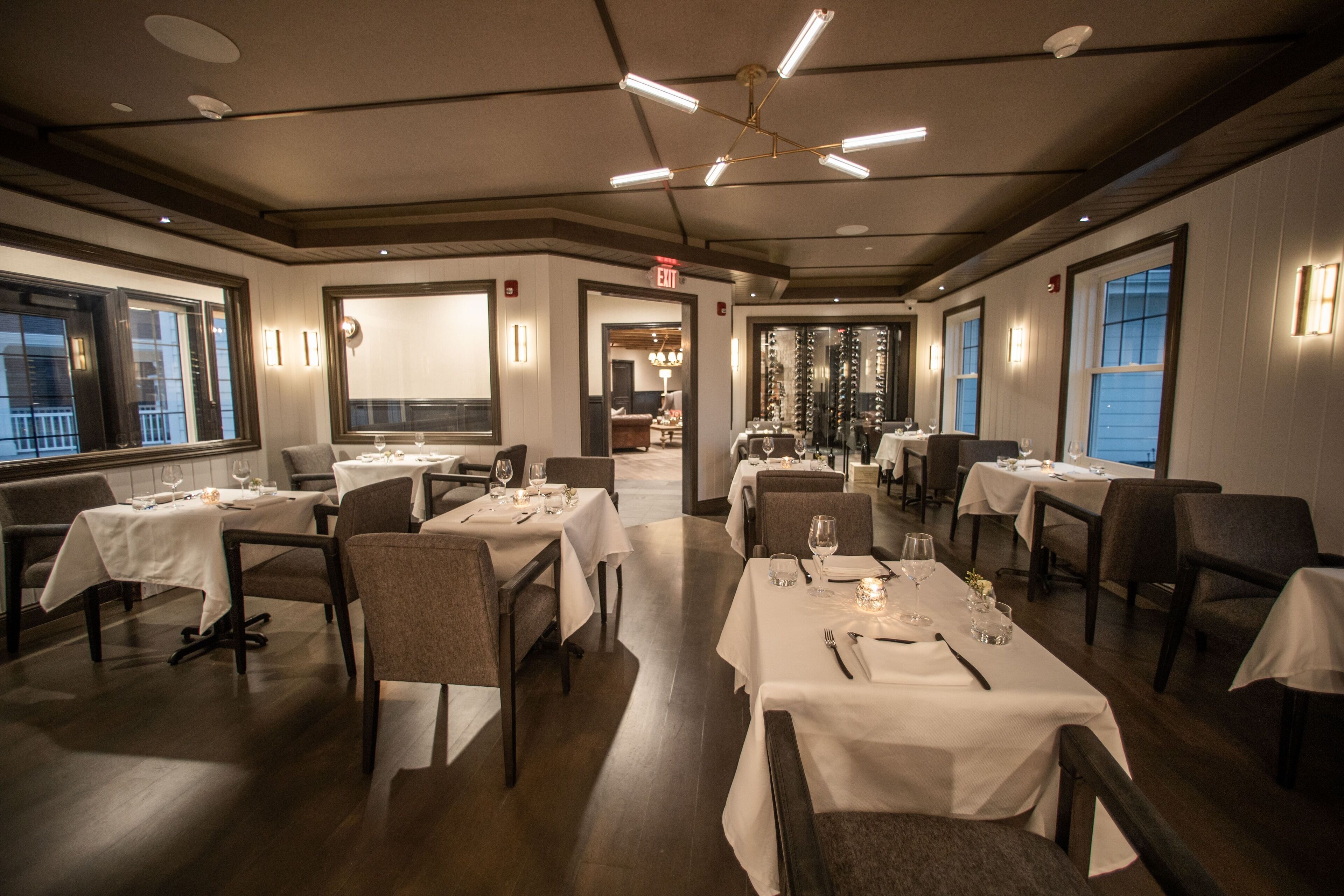 Breakfast, dinner, brunch served; French cuisine 