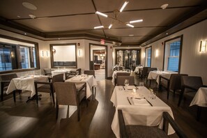 Breakfast, dinner, brunch served; French cuisine  - The Belfry House (Williams Bay)