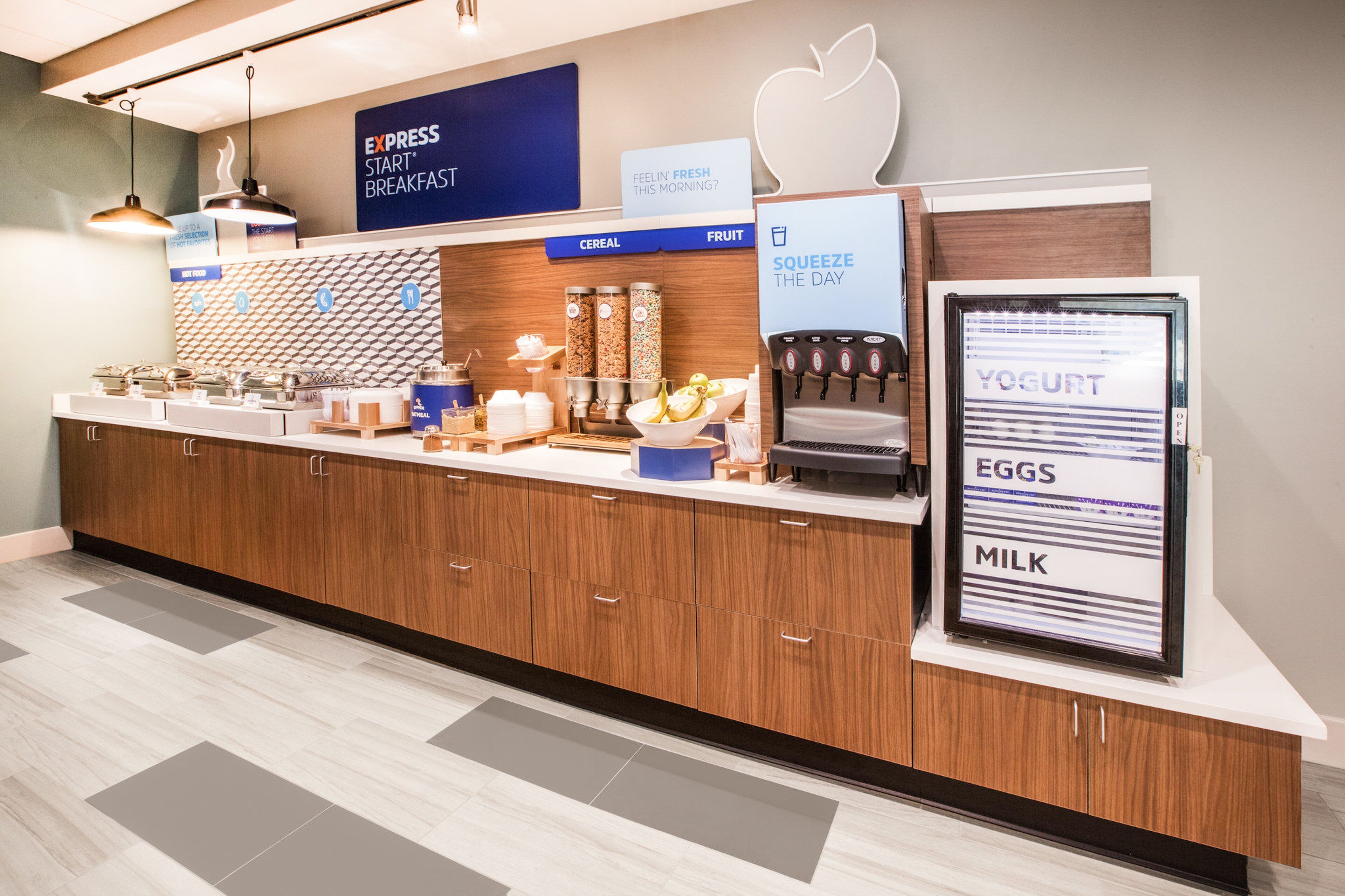 free daily full breakfast