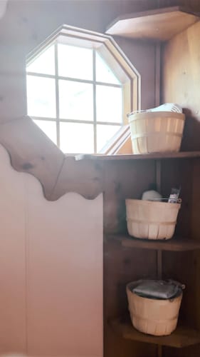 The Attic: 2br - 1bth - 4 guests