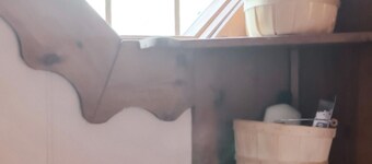 The Attic: 2br - 1bth - 4 guests