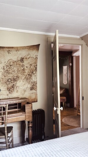 2 bedrooms, desk, iron/ironing board, free WiFi