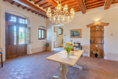 Villa Rossa Large Private Pool, WiFi