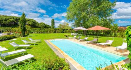 Villa Rossa Large Private Pool, WiFi