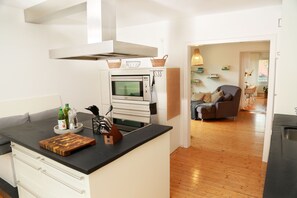 Kühlschrank, Ofen, Herdplatte, Geschirrspüler