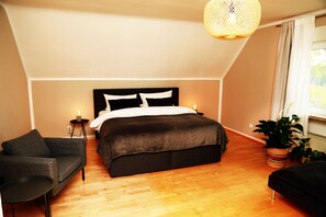 4 bedrooms, iron/ironing board, free WiFi, bed sheets - Wunderschönes Haus im Herzen des Nationalpark Eifel (Schleiden)