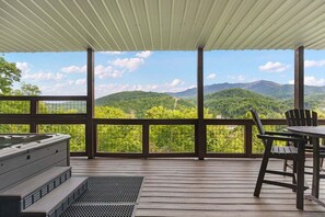 Outdoor dining - Absolute Heaven - City & Mountain Views + Hot Tub + Pool Table + Fireplace (Gatlinburg)