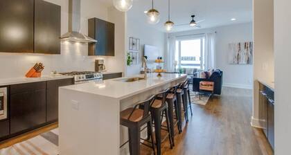 Gorgeous West Nashville Home - Rooftop Deck