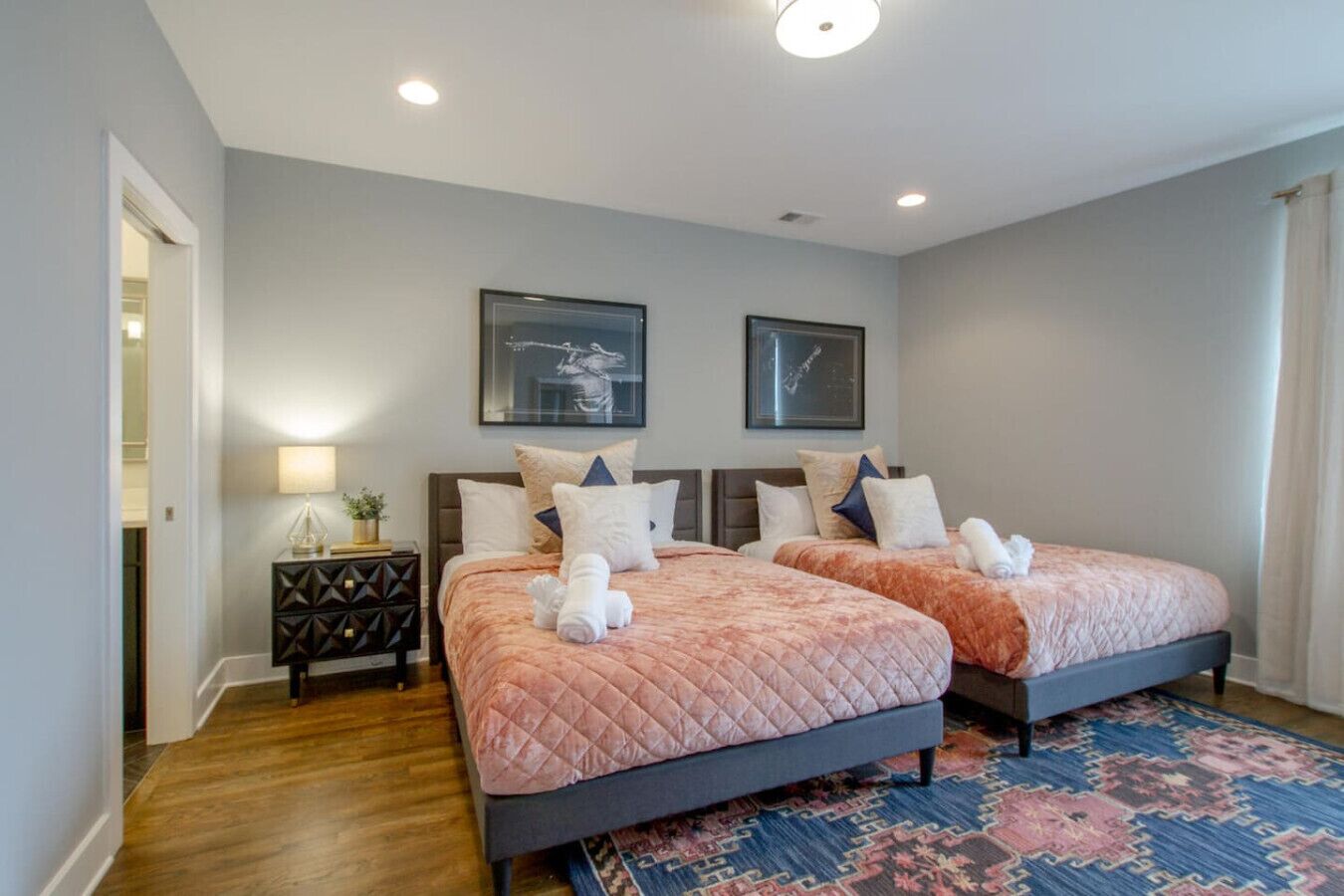 4 bedrooms, desk, iron/ironing board, travel crib