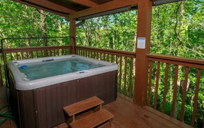 Bañera de hidromasaje al aire libre