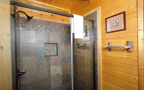 淋浴設備、提供毛巾
