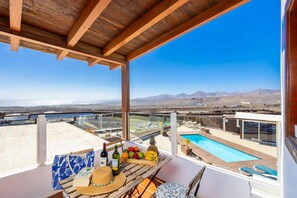 Outdoor dining - Villa Vista Mar - Five Bedroom Villa, Sleeps 10 (Yaiza)