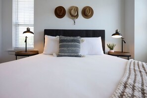 4 habitaciones, escritorio, tabla de planchar con plancha y wifi