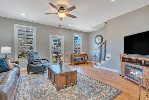 Lake Carolina Harborside Executive Condo 3BD 2.5BA