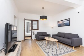 تلفزيون، مشغل دي في دي، كُتُب