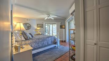 2 chambres, bureau, fer et planche à repasser, lit parapluie