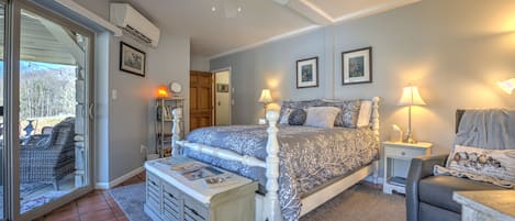 2 bedrooms, desk, iron/ironing board, travel cot