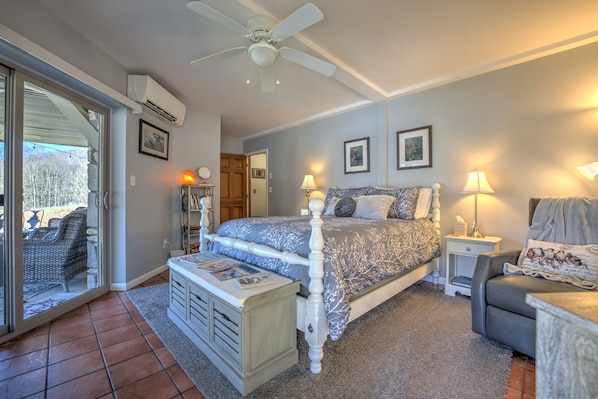 2 bedrooms, desk, iron/ironing board, travel cot