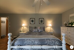 2 bedrooms, desk, iron/ironing board, travel cot
