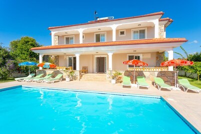 Villa Kubra - Five Bedroom Villa, Sleeps 10