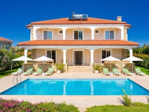 Pool - Villa Kubra - Five Bedroom Villa, Sleeps 10 (Dalyan)