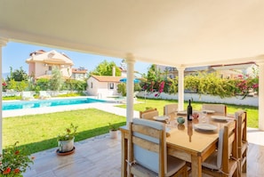 Outdoor dining - Villa Atlantis - Three Bedroom Villa, Sleeps 7 (Dalyan)