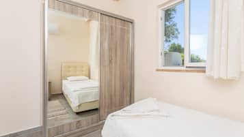 2 quartos, ferros/tábuas de passar roupa, Wi-Fi, roupa de cama