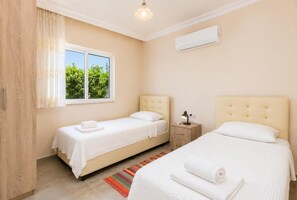3 chambres, fer et planche à repasser, lit de bébé portatif, Wi-Fi