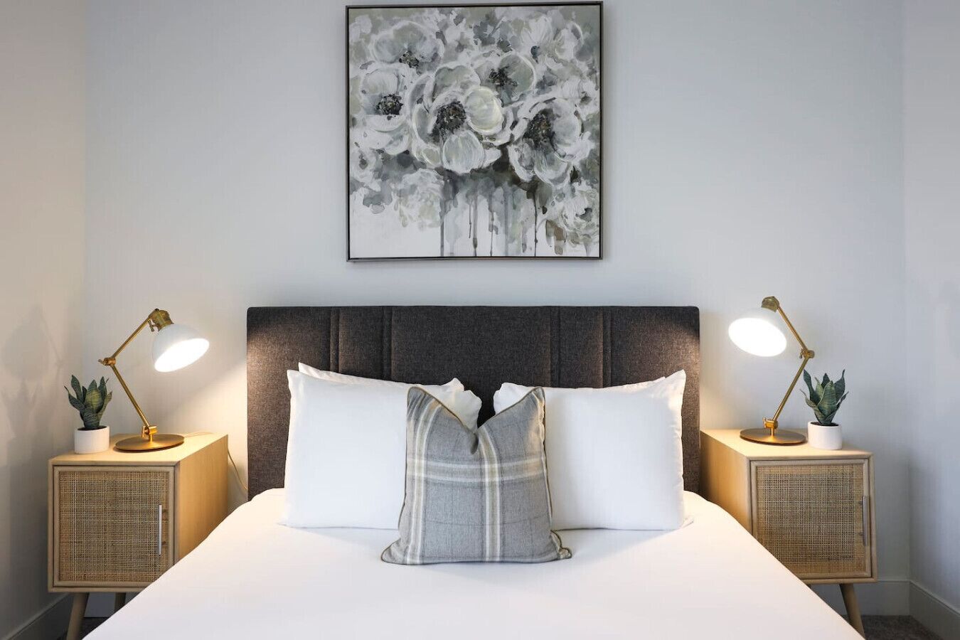 4 bedrooms, desk, iron/ironing board, WiFi